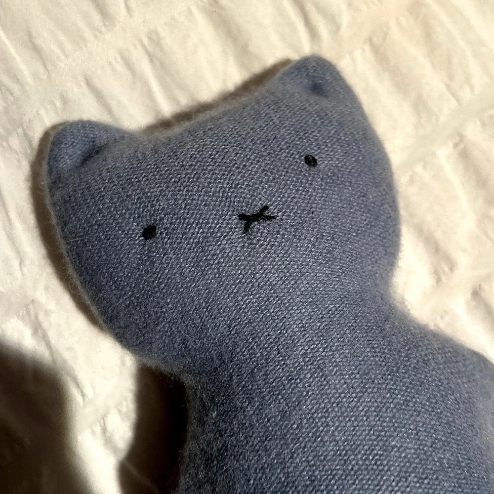 🇨🇦BUBYNOA Handmade Cashmere Cat Plush NWT Handmade in Canada - Picture 7 of 9